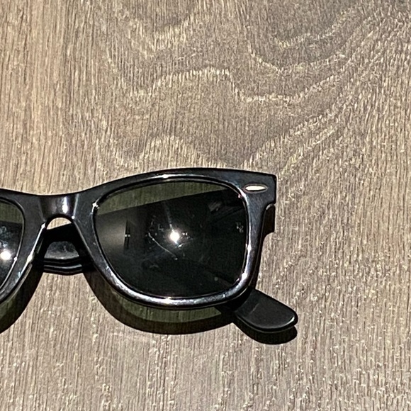 Rayban Classic Black Wayfarer Sunglasses - Picture 8 of 11